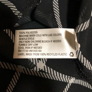 Merona Tops - Merona XL Black & White windowpane Blouse Merona Tops - Merona XL Black & White windowpane Blouse
